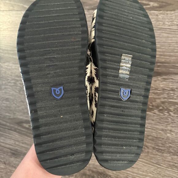 Rothys The Weekend Slide in Sandy Cat - Picture 5 of 6